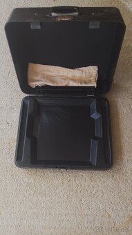 Prodám švýcarský starožitní psací stroj Hermes v kufríku - 5