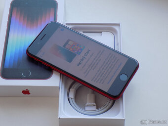 APPLE iPhone SE (2022) 64GB Product RED - Top stav - 5