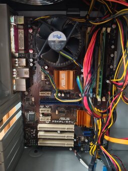 Stolní starší PC ~ Bez grafické karty - 5