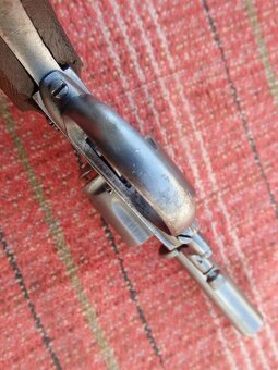 Historický revolver British Bulldog cal. 320 - 5