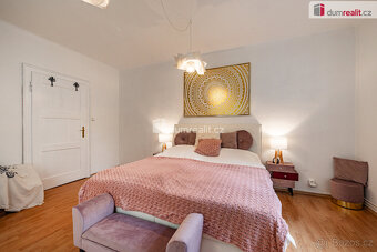 Prostorný byt 3+1 ve zvýšeném přízemí rodinné vily se zahrad - 5