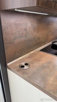 Nová kuchyňská linka Oresi rovná, z expozice. - 5