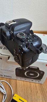 APS-C ZRCADLOVKU CANON EOS 800D - 5