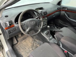 Toyota Avensis 2.0-108 kw-Liftback-náhradní díly - 5