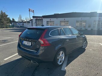 Krásné Volvo V60 D6 AWD 208KW, TAŽNÉ 1800KG - 5