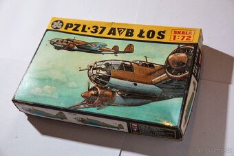 spousta modelů letadel 1/72 - 5