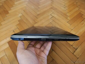 Samsung Q530 – 15,6" displej v • Intel Core i3 m370 - 5