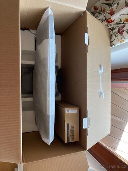 LG UltraFine 4K - LG 24MD4KL-B - 24" - 5