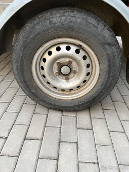 Přívěsný brzděný vozík Agados s najezdy - 5