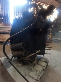 motor Zetor 6901 blok motoru - 5