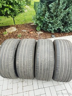275/55/19 - 5