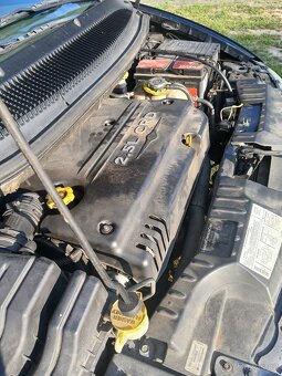 Chrysler Grand Voyager 2.5 CRD - 5