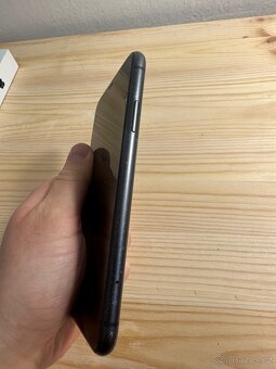 Apple iPhone 11 64GB - 5