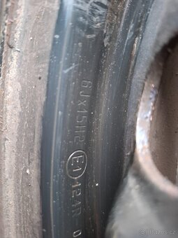 Skoda Fabia,Roomster 185/60r15 zimni 5x100 - 5