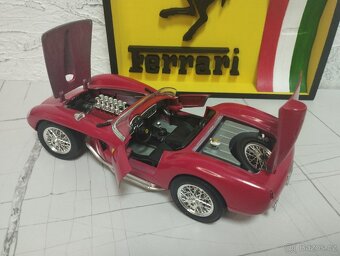 Ferrari  250 Testa Rossa 1/18 Bburago - 5