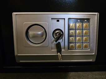 Digitální sejf 35 x 25 x 25 cm - 5
