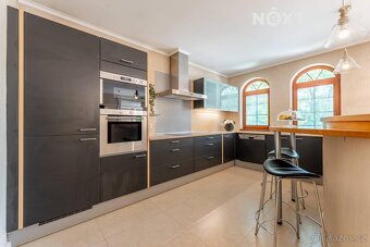 Prodej Vila, 302㎡ - 5