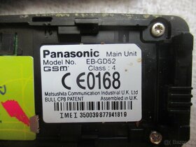 Nabízím starý tlačítkový mobil Panasonic. Funkčnost nevím. P - 5