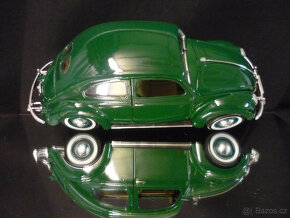 Volkswagen Beetle zelený VW Maisto 1/18 - 5