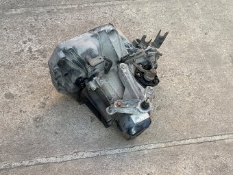 Motor a převodovka Nissan 1.6i HR16 - 5