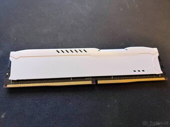 8x 8GB RAM DDR4 2400 Mhz - HX424C15FW2/8 - 5