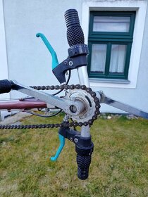 Historická invalidní tříkolka, velociped, bicykl - 5