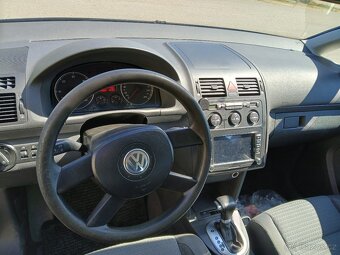 Volkswagen Touran 1.9 tdi 77kw DSG - 5