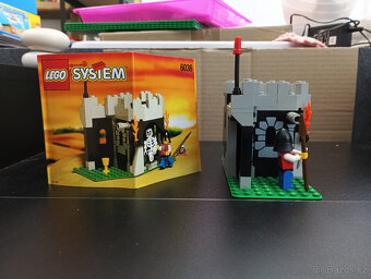 LEGO Castle 6036 Skeleton Surprise - 5