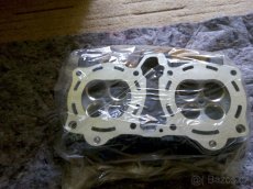 Yamaha V-Max - hlava válců přední - 5