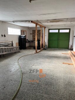 Prodej rodinného domu o rozloze 328 m2, ulice Hostěnická, Po - 5