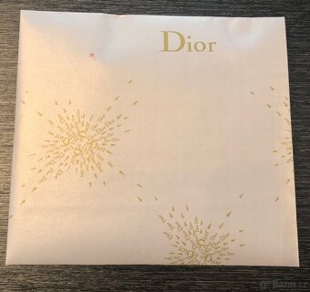 Dior beauty náramek s fialovými perlami a mašlí - 5