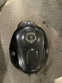 Suzuki GSX-R 1000 GSXR K4 2004 - 5