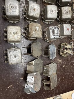 Predám skrinkový regulátor napati JAWA ČZ 175 250 35 - 5