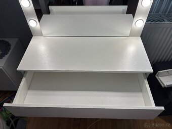 Toaletní stolek hollywoodského stylu - 5