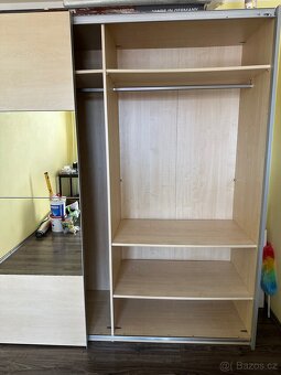 Velká šatní skříň - 5
