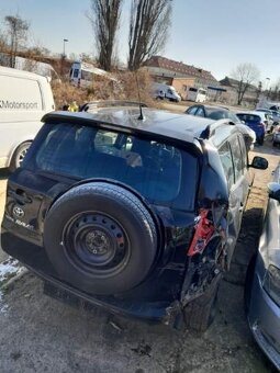 Toyota RAV 2.D - poškozená zadni část vozu - 5