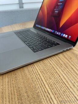MacBook Pro 15" 2017 touchbar - 5