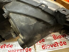 Prodám xenonové světlomety na Mazdu 3 - 5