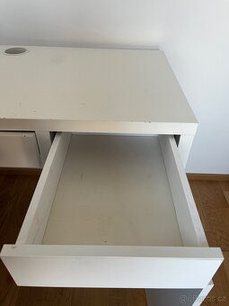 Bílý stůl IKEA - 5