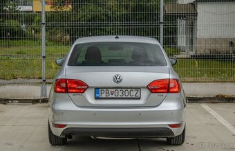 Volkswagen Jetta 1.6 TDI Comfortline DSG - 5
