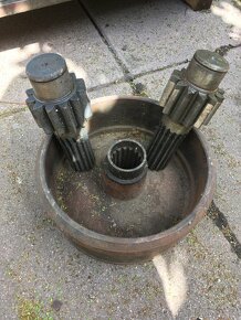 Části motoru Zetor - hlavy, válce - 5