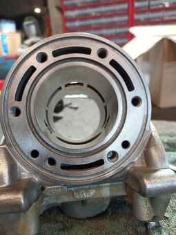 Prodám válec KTM 125 SX - 5