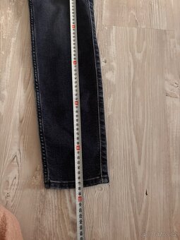 Nove dziny zn Lee - 5