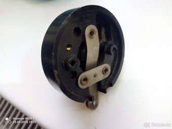 Autozapalovač Smiths a vázička. - 5