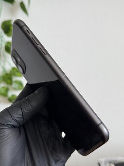 iPhone 11 64GB černý - 5
