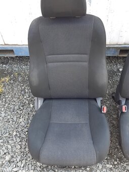 Sedačky Toyotaa Avensis - 5