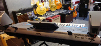 Yamaha Tyros T5 - 61 s reproduktory, 500GB pevný disk a 1 GB - 5