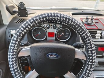 Ford Kuga 2.majitel servisní knížka 4x4 - 5