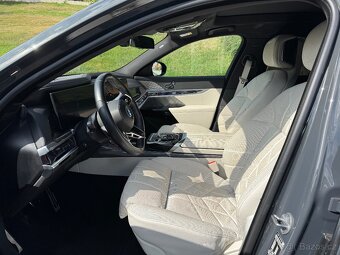 BMW M760e xDrive I.majitel M- Paket v záruce 3/2028 - 5