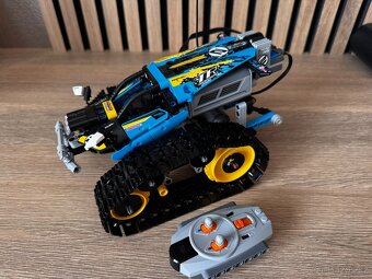 Lego Technic 42095 auto na dálkové ovládání - 5